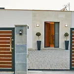 Villa Mi
